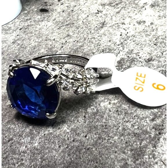 Ring Bomb Party Ring, NWOT, size 6 - Picture 6 of 7